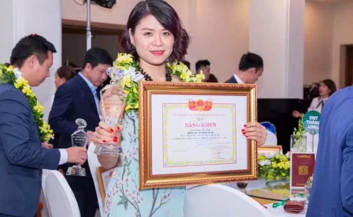 Tong hop thanh tich lao dong cong hien cua Ba Luong Tu Anh CEO Cong ty TNHH NodeX Asia 2