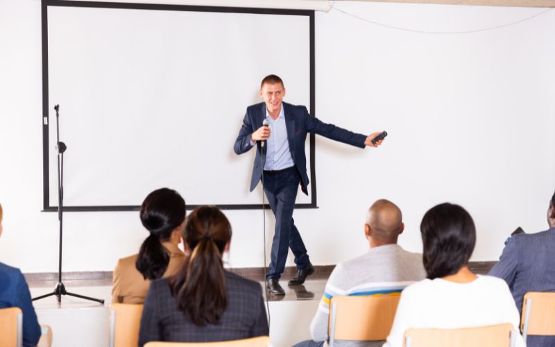 Tham gia các khóa học nâng cao kỹ năng trí tuệ cảm xúc