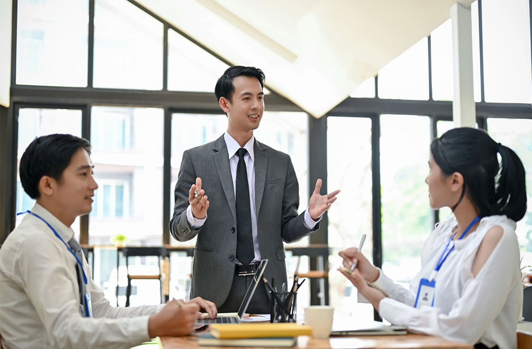 11 Phong Cách Lãnh Đạo Phổ Biến Và Ưu Nhược Điểm