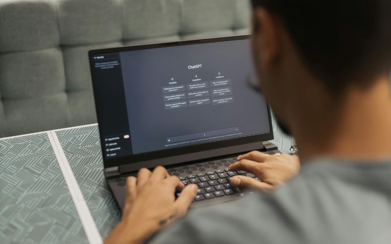 Tăng tốc quá trình viết với phần mềm trí tuệ nhân tạo miễn phí ChatGPT