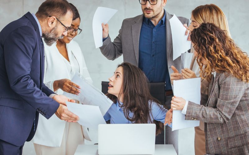 5 Kỹ Năng Quản Lý Xung Đột: Từ Đối Đầu Đến Hợp Tác Phát Triển