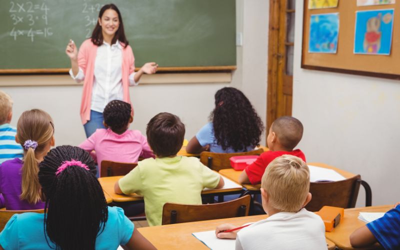 Dạy Học Kết Hợp Là Gì? Mô Hình, Lợi Ích & Ứng Dụng Thực Tế