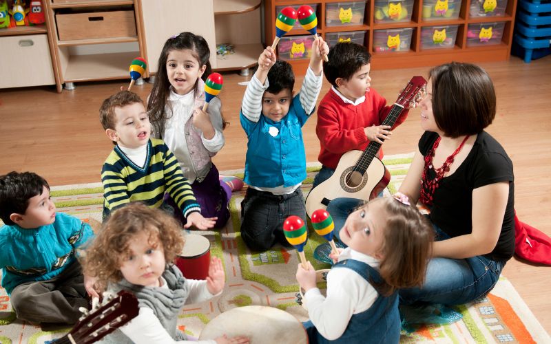 Dạy Học Kết Hợp Là Gì? Mô Hình, Lợi Ích & Ứng Dụng Thực Tế