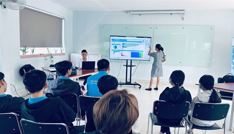 Bí Mật Nâng Tầm Kỹ Năng Thuyết Trình: Chinh Phục Mọi Khán Giả